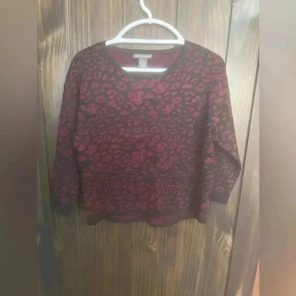Burgundy Leopard Print Thick High-Low Sweater. Size: Medium - Picture 3 of 12